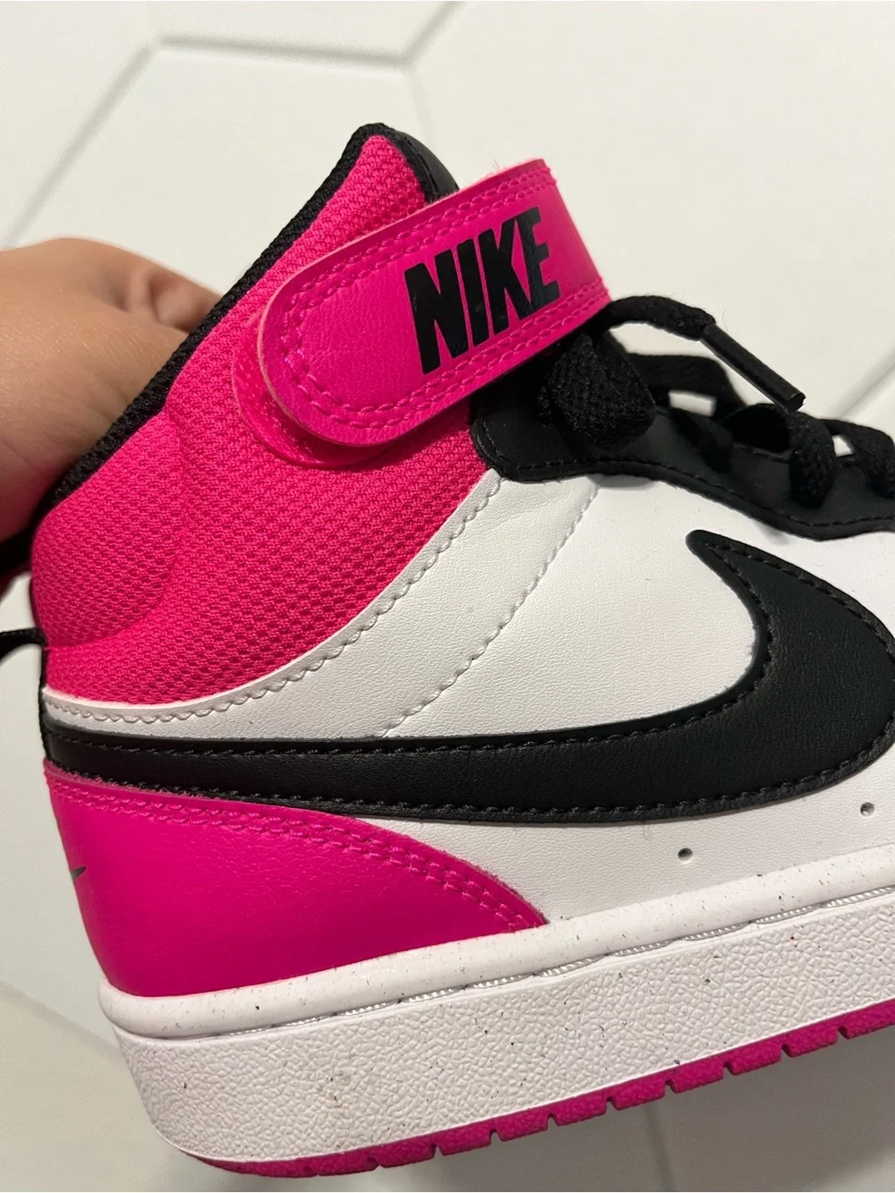 Nike Girls High-Top Sneakers in Pink/Black/White